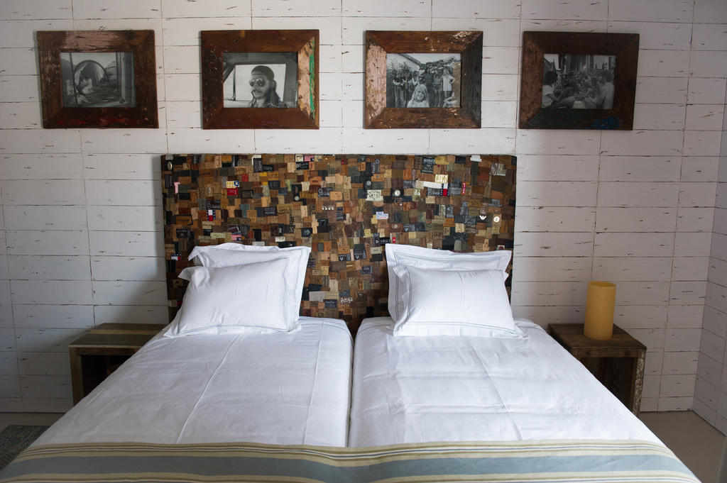 Surfers Lodge Peniche Bagian luar foto