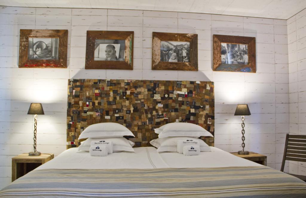 Surfers Lodge Peniche Bagian luar foto