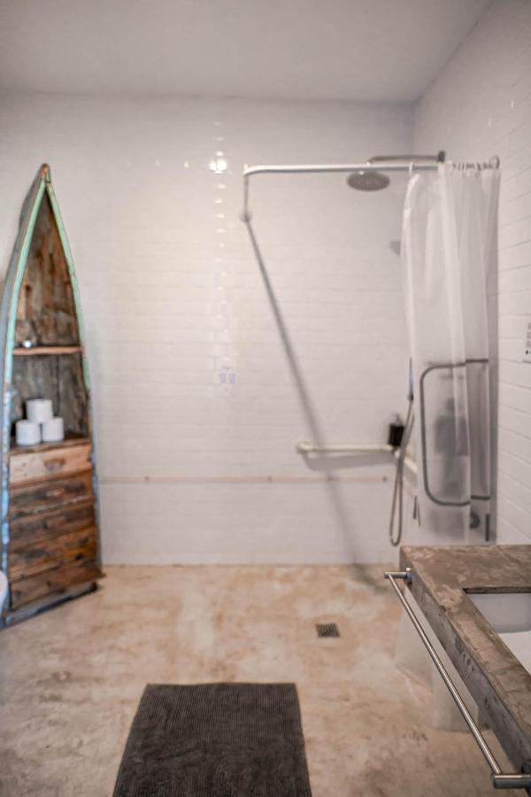 Surfers Lodge Peniche Bagian luar foto